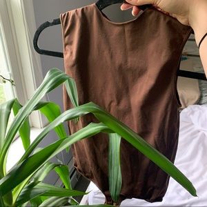 SKIMS ✨ ESSENTIAL CREW NECK SLEEVELESS BODYSUIT ✨ SMOKEY QUARTZ ✨GREAT SHAPE ✨